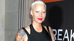 Amber Rose luce provocadores atributos delanteros