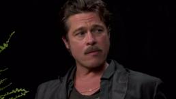 Brad Pitt escupe en la cara a un conductor 