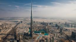 El Burj Khalifa no soportó las fuertes ráfagas de aire y comenzó a moverse y a rechinar