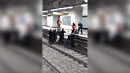 Joven intenta suicidarse en vías del Metro Línea 12 | VIDEO