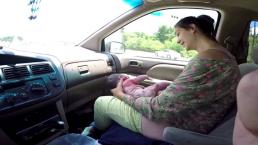 ¡Impactante! Mujer da a luz en su carro | VIDEO