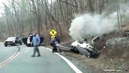 Salvan a mujer antes de que su auto explote | VIDEO