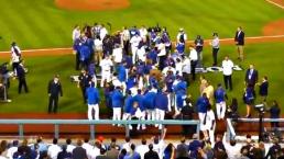 VIDEO: Beisbolistas arruinan cámara en festejo