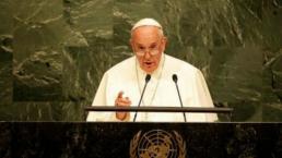 Tropezón del papa Francisco | VIDEO