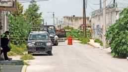 Vecinos encuentran hombre muerto en baldío, en Ecatepec