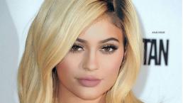 Kylie Jenner mueve sensual sus voluptuosos atributos | VIDEO