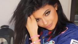 Kylie Jenner menea enorme trasero en tanga | VIDEO