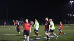 Crean liga de futbol para obesos 