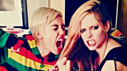 Miley Cyrus se pelea a golpes con Avril Lavinge | VIDEO