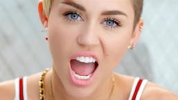 Miley Cyrus “se toca” en público