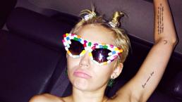 Miley Cyrus acudió en topless a fiesta exclusiva
