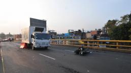 Camioneta aplasta a motociclista