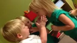 Niña le rompe el corazón a niño | VIDEO