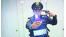 Polémica selfie de poli, fue para chantajear a su ex 