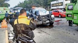 Se estrellan polis vs camión: siete heridos 