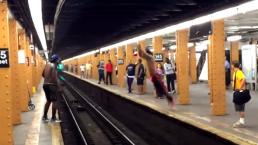 Joven salta a vías del Metro | VIDEO