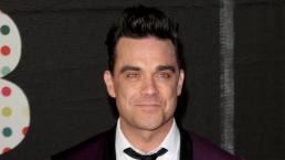 Robbie Williams se desnuda en Twitter 