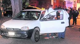 Balean a tres desde otro auto en Coyoacán