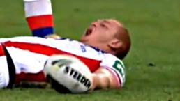 Jugador de rugby se rompe el cuello en pleno partido | VIDEO