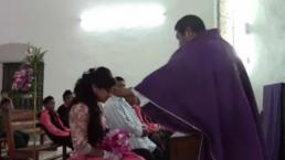 Quinceañera es agredida por el sacerdote de su misa | VIDEO