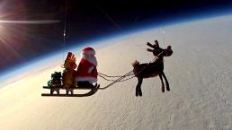 Captan a Santa flotando en el espacio