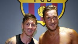 Messi y Totti presumen abdomen 