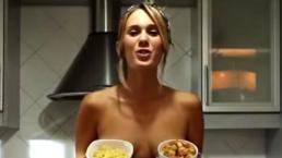 Chef cocina en topless y lencería | VIDEOS