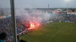 Afición de Tampico invade la cancha y golpea a aficionados