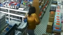 Ladrona es captada por cámaras de seguridad | VIDEO