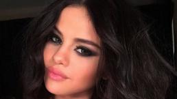 Selena Gomez presume lunar en los 'senos'