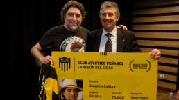 Joaquín Sabina es el social número 75 mil del Peñarol (Foto: peñarol.org)