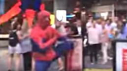 Spiderman de la vida real vence a maleante | VIDEO